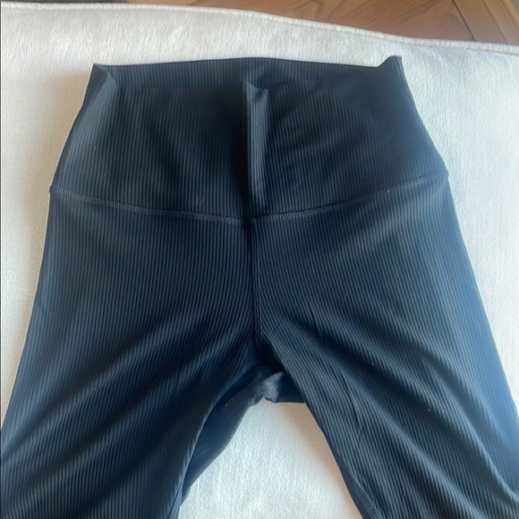 Lululemon Align Ribbed High-Rise Pant 25"
Black Size 6 - Picture 5 of 9